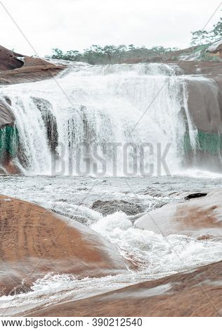 Tham Phra Seka Waterfall, Bueng Kan. Nature