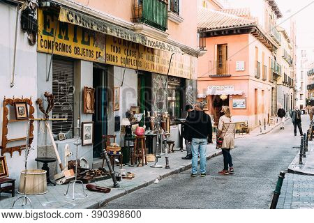 Madrid, Spain - October 20, 2020: People At The Famous El Rastro Market In The La Latina In Central 