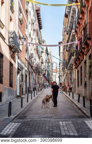 Madrid, Spain - October 20, 2020: People At The Famous El Rastro Market In The La Latina In Central 
