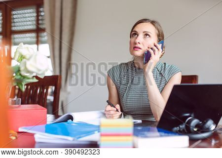 Businesswoman cannot tolerate working from home during lockdown any longer