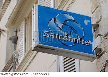 Bordeaux , Aquitaine / France - 16 10 2020 : Samsonite Logo And Sign Brand Store Of American Luggage