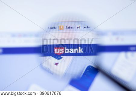 New York, Usa - 29 September 2020: Usbank Usbank.com Company Website With Logo Close Up, Illustrativ