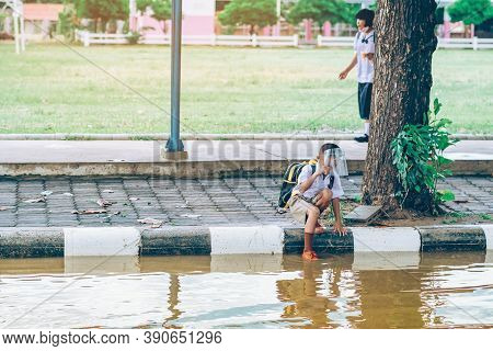 Kanchanaburi,thailand-july 2,2020:unidentified Elementary School Students Wear Face Mask To Prevent 