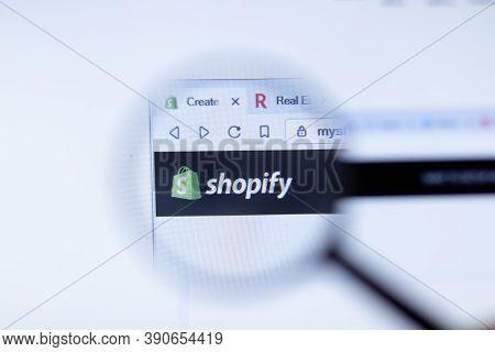 New York, Usa - 29 September 2020: Shopify Company Website With Logo Close Up, Illustrative Editoria