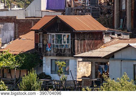 Valparaiso, Chile - December 8, 2008: Closeup Of Hosue With Corrugated Plates And Wooden Sides In Po