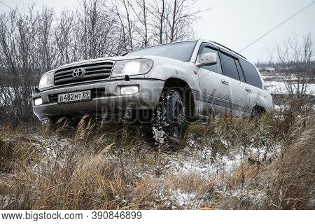 Novyy Urengoy, Russia - October 11, 2020: Grey 4x4 Car Toyota Land Cruiser 100 During The Offroad Dr