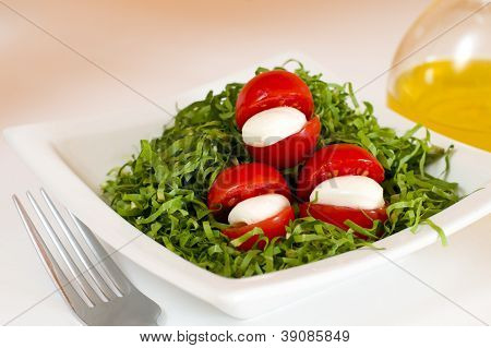 Tomaten, grÃ¼nen Slad, Ã–l und italienischen mozzarella