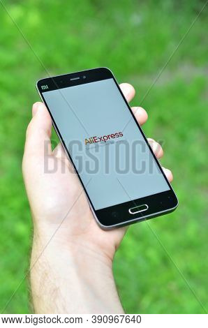 Smartphone Xiaomi Mi 5 With Aliexpress Application On The Screen