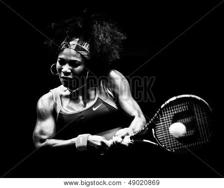 MELBOURNE - 17 gennaio: Serena Williams di USAin il suo secondo turno conquistare Garbine Muguruza di S