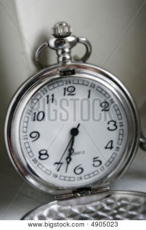 18:33