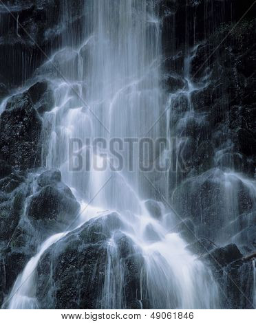 Cascade waterfall lav vinkel view