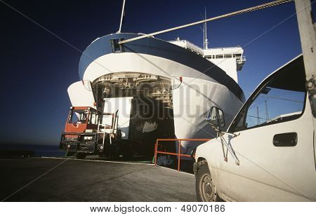 Cargo caricato su ferry Port Melbourne Victoria Australia