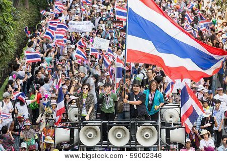 BANGKOK - JANUARY 15: Thai people protesting against the government in the Thong Lo district, sukhumvit road on January 15, 2014 in Bangkok, Thailand