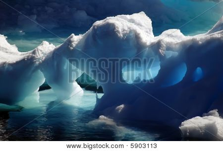 ถ้ำน้ำแข็งแอนตาร์กติก