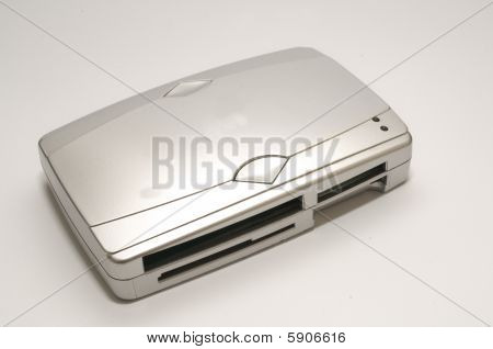 Lecteur de carte argent générique sur blanc