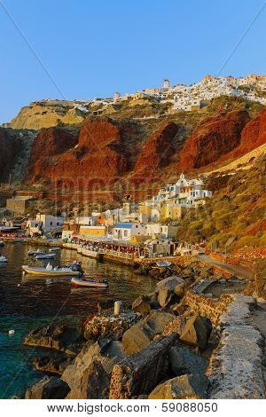 Oia and the port of Ammoudi