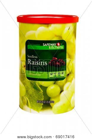 Hayward, CA - July 24, 2014: 20 oz can of Safeway Kitchens Brand Seedless raisins