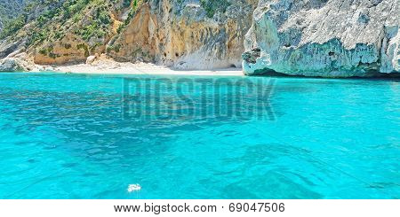 emerald green water