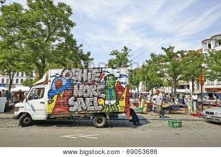Flea Market At Place Du Jeu De Balle