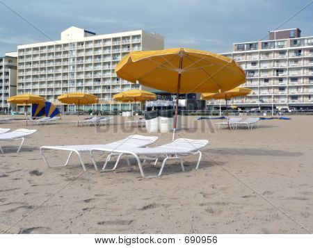 Sombrillas y tumbonas en Virginia Beach
