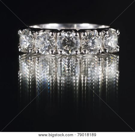 Ring with diamonds