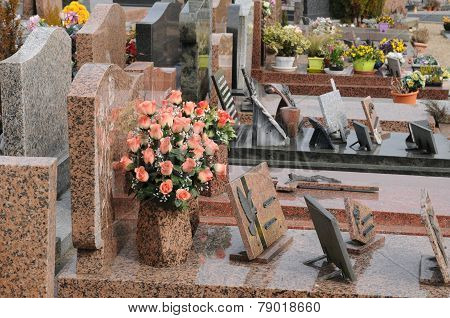 France, The Cemetery Of Triel Sur Seine