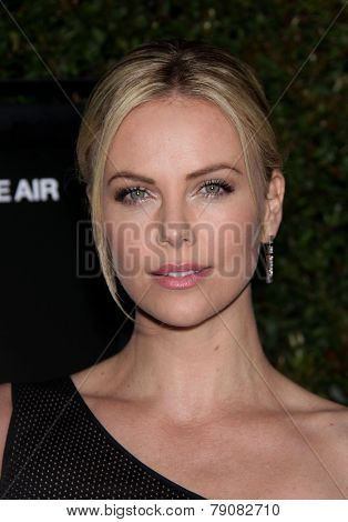 LOS ANGELES - DEC 15:  CHARLIZE THERON arrives to the 