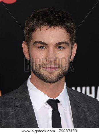 LOS ANGELES - MAY 14:  CHACE CRAWFORD arrives to the 