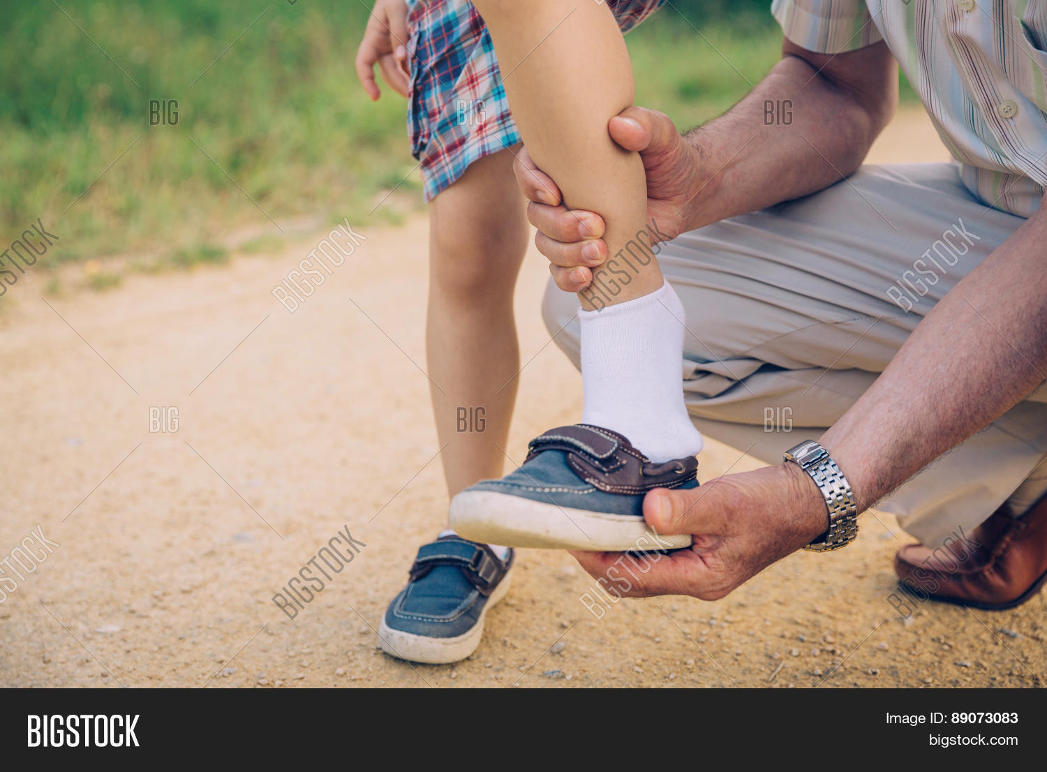 Привести в порядок собственное сердце. Мужской обувь максима реклама. Притяжательный падеж worksheets. Бабушка обувает внуку обувь фото. Tessera.