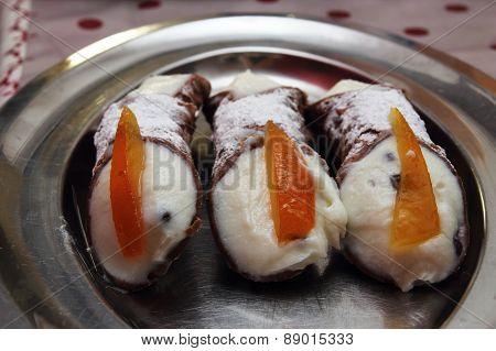 Cannolo Italian Pastry