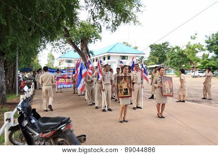 Village Headman And Leader Went On A Campaign In The District