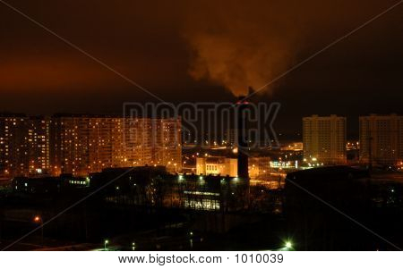 Tubulação de fumo na cidade