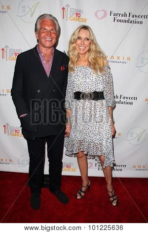 LOS ANGELES - SEP 9:  George Hamilton, Alana Stewart at the Farrah Fawcett Foundation Fiesta at the Wallis Annenberg Center on September 9, 2015 in Beverly Hills, CA
