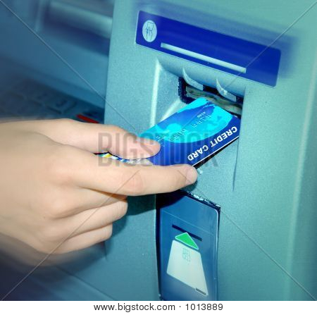 ATM. vložení karty.