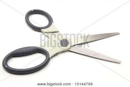 Ezüst olló fekete fogantyúval