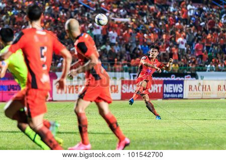 Sisaket Thailand-september 12: Chompoo Sangpo Of Sisaket Fc. (orange) Shooting Ball During Thai Prem