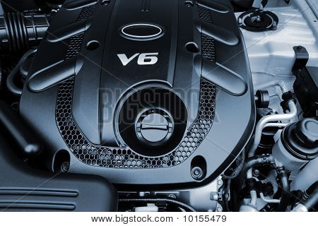 Silný motor