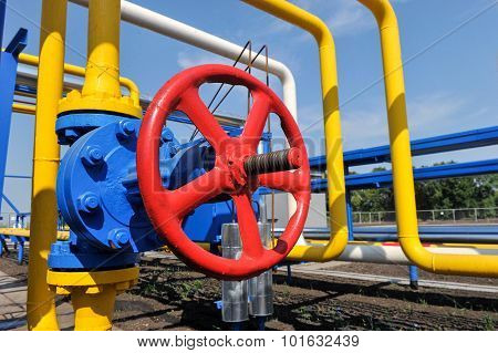 Handle gate valve with steel pipe