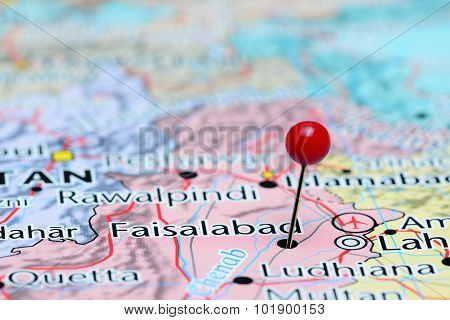 Faisalabad pinned on a map of Asia