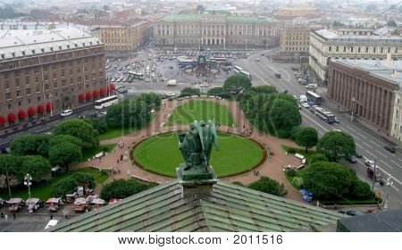 St. Isaacâ€™S Cathedral Square