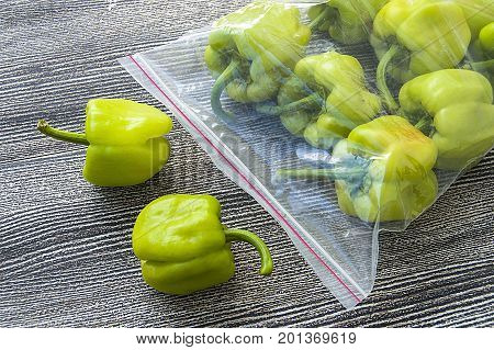 Pictures of stuffed peppers prepared for deep freze
Stuffed peppers placed in a refrigerator bag