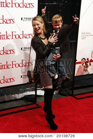 NEW YORK - 15. DECEMBER: Teri Polo og Brian Baiocchi deltage i uropførelsen af 