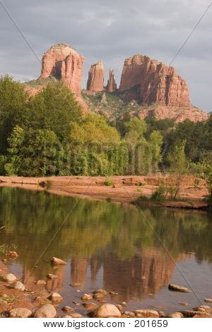 หินแดงข้าม
