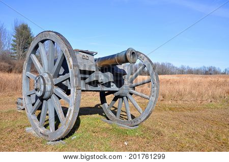 Cannon in Saratoga National Historical Park, Saratoga County, Upstate New York, USA. This is the site of the Battles of Saratoga in the American Revolutionary War.