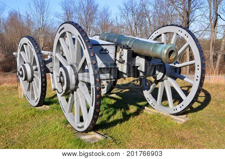 Cannon in Saratoga National Historical Park, Saratoga County, Upstate New York, USA. This is the site of the Battles of Saratoga in the American Revolutionary War.