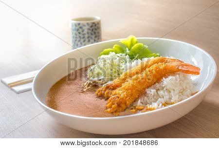 deep flied shrimp with curry and rice