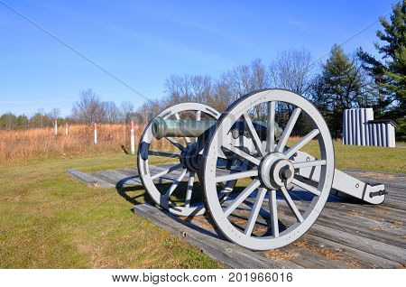Cannon in Saratoga National Historical Park, Saratoga County, Upstate New York, USA. This is the site of the Battles of Saratoga in the American Revolutionary War.