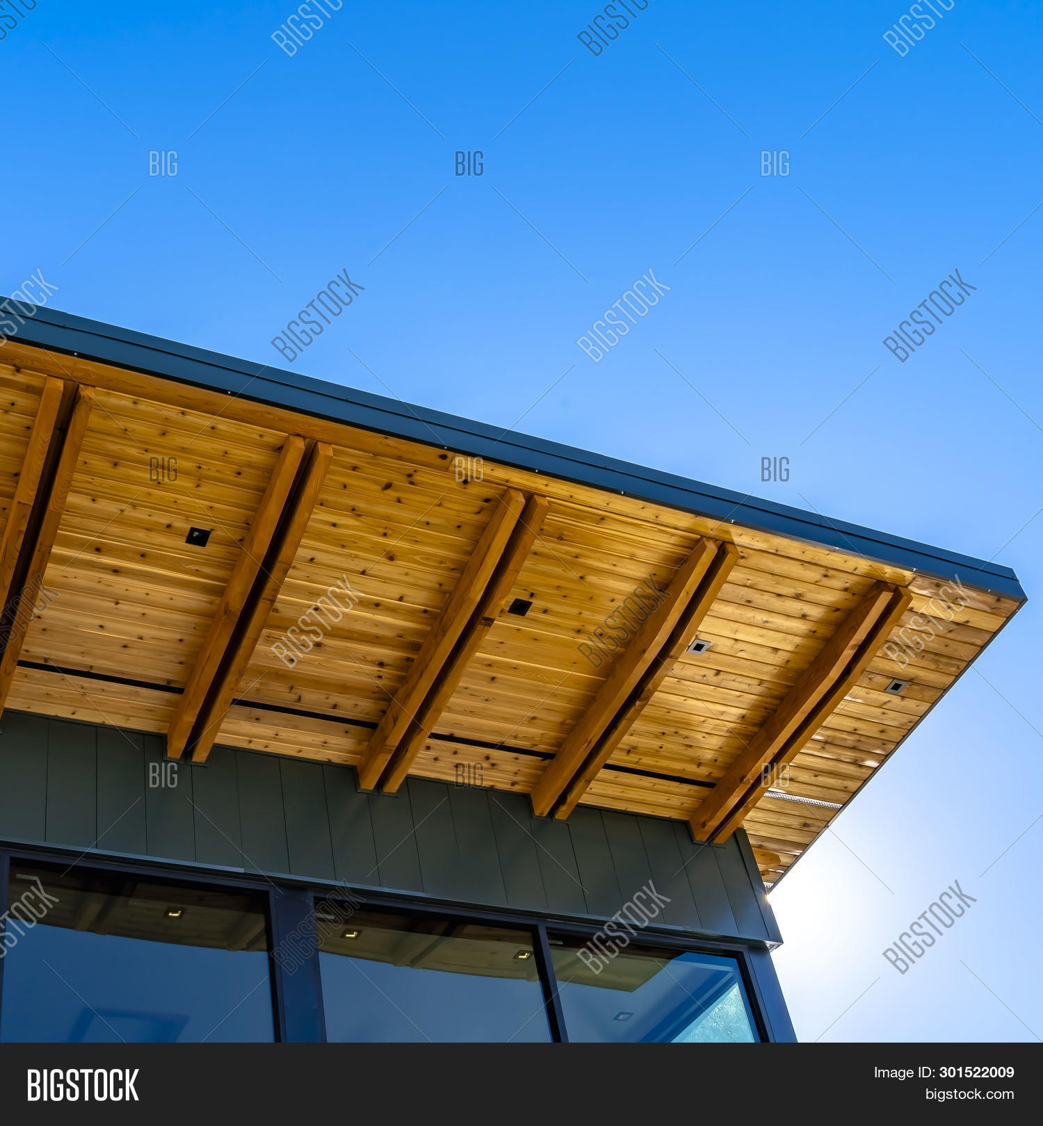 Solid Square Building Square Building 图片和照片(免费试用) | Bigstock
