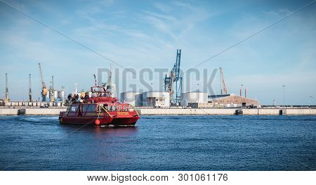 Sete, France - January 4, 2019: Tourists Sailing Boat In The Harbor To Visit The City On A Winter Da