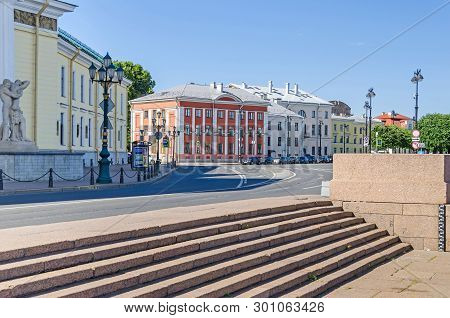 Saint Petersburg, Russia -  June 27, 2018: Lieutenant Schmidt Embankment, The Building Of The Mining
